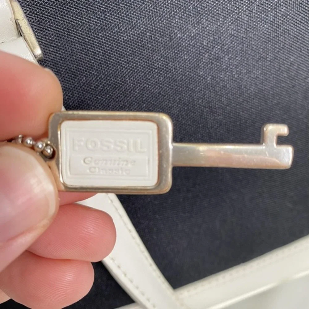 Fossil brand light